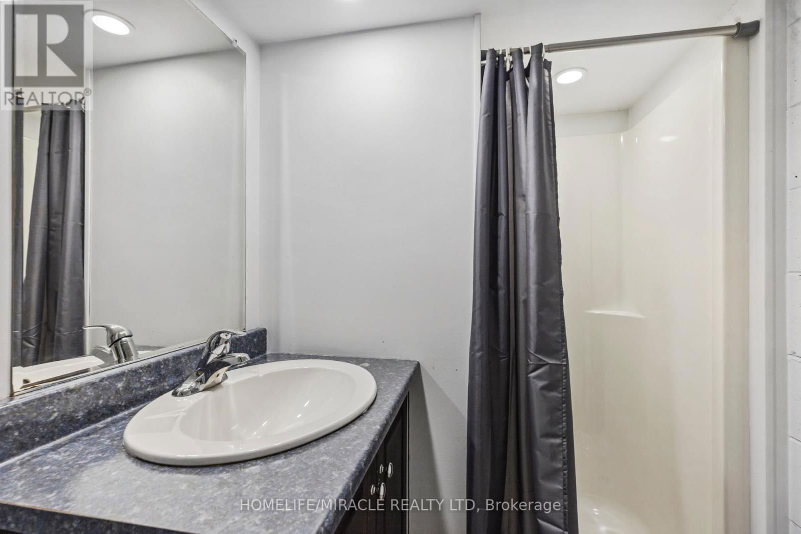 66 ARBOUR GLEN CRESCENT Image 24