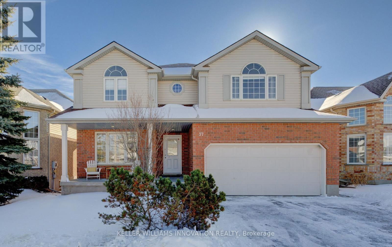 37 GREY OAK DRIVE Image 1