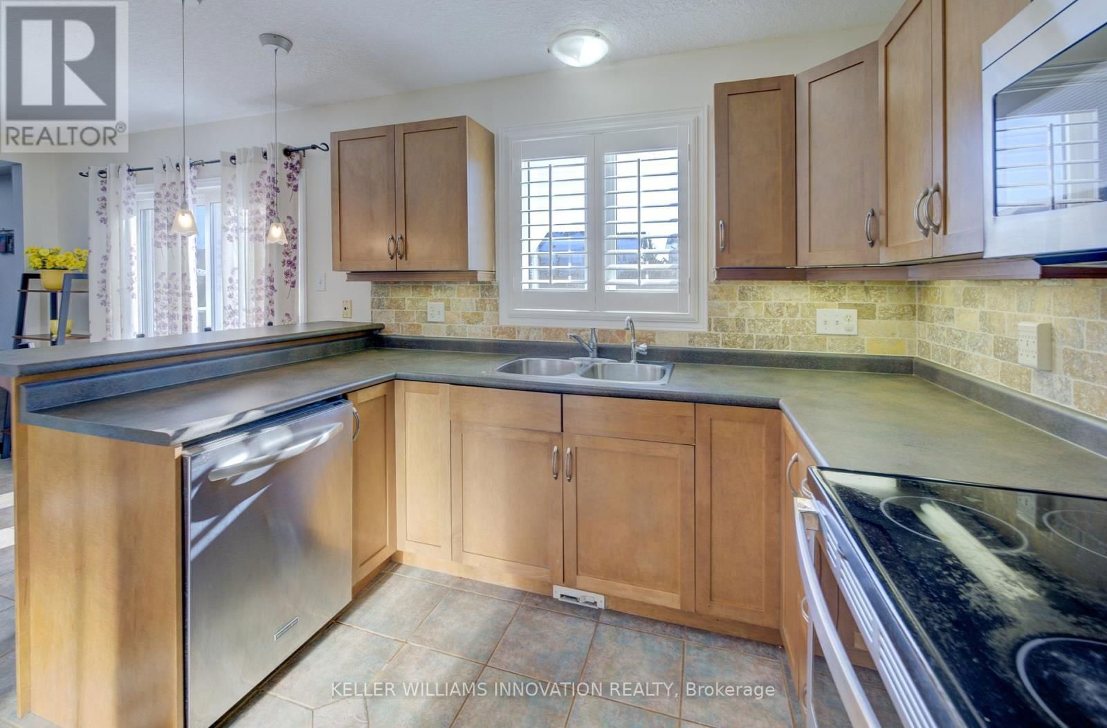 37 GREY OAK DRIVE Image 13