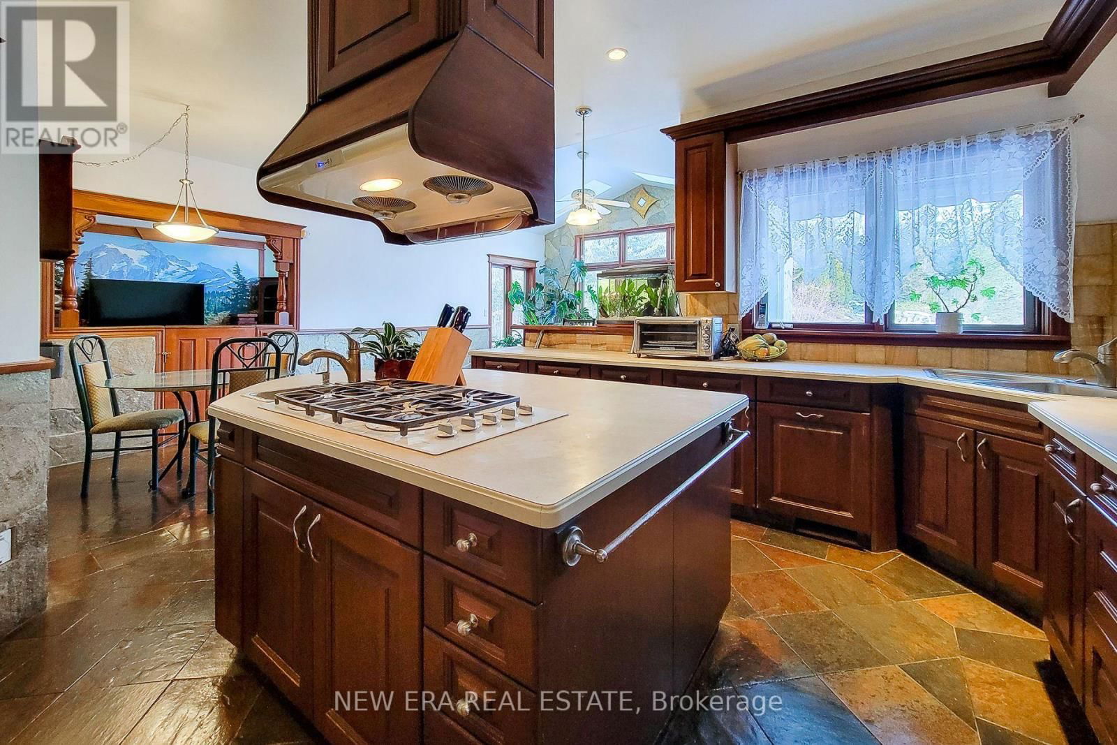 8831 SCHISLER ROAD Image 18