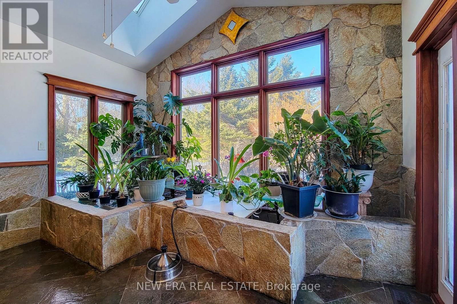 8831 SCHISLER ROAD Image 24