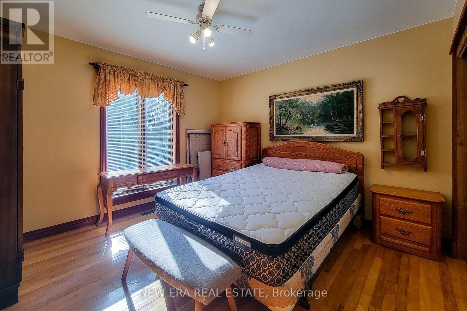 8831 SCHISLER ROAD Image 32