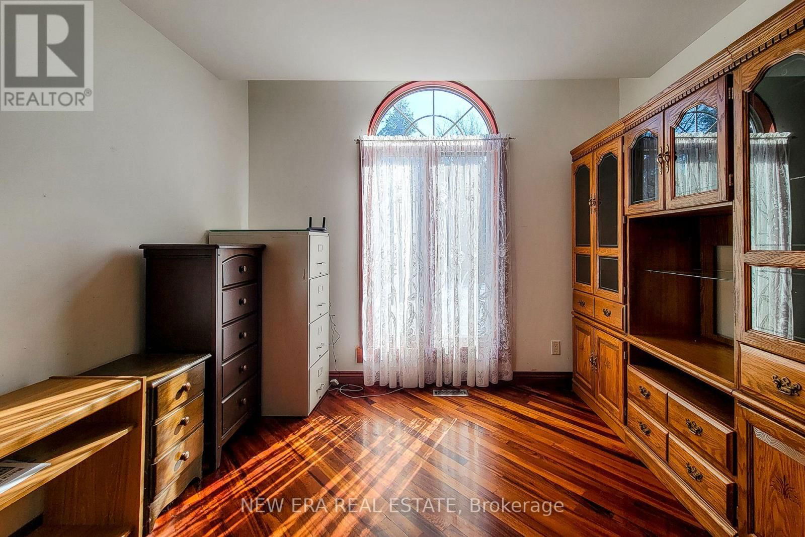 8831 SCHISLER ROAD Image 35