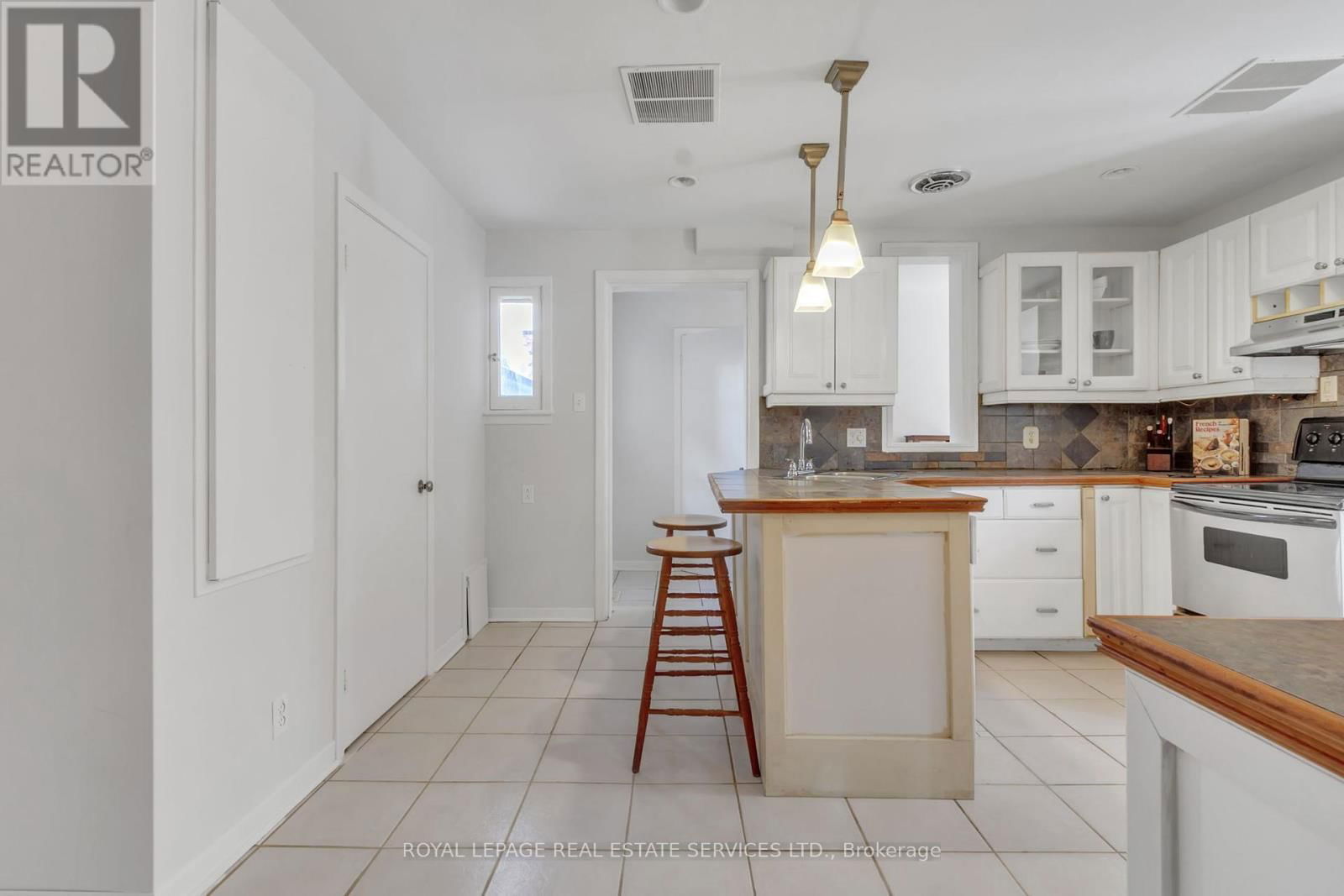 8 DUFF STREET Image 15