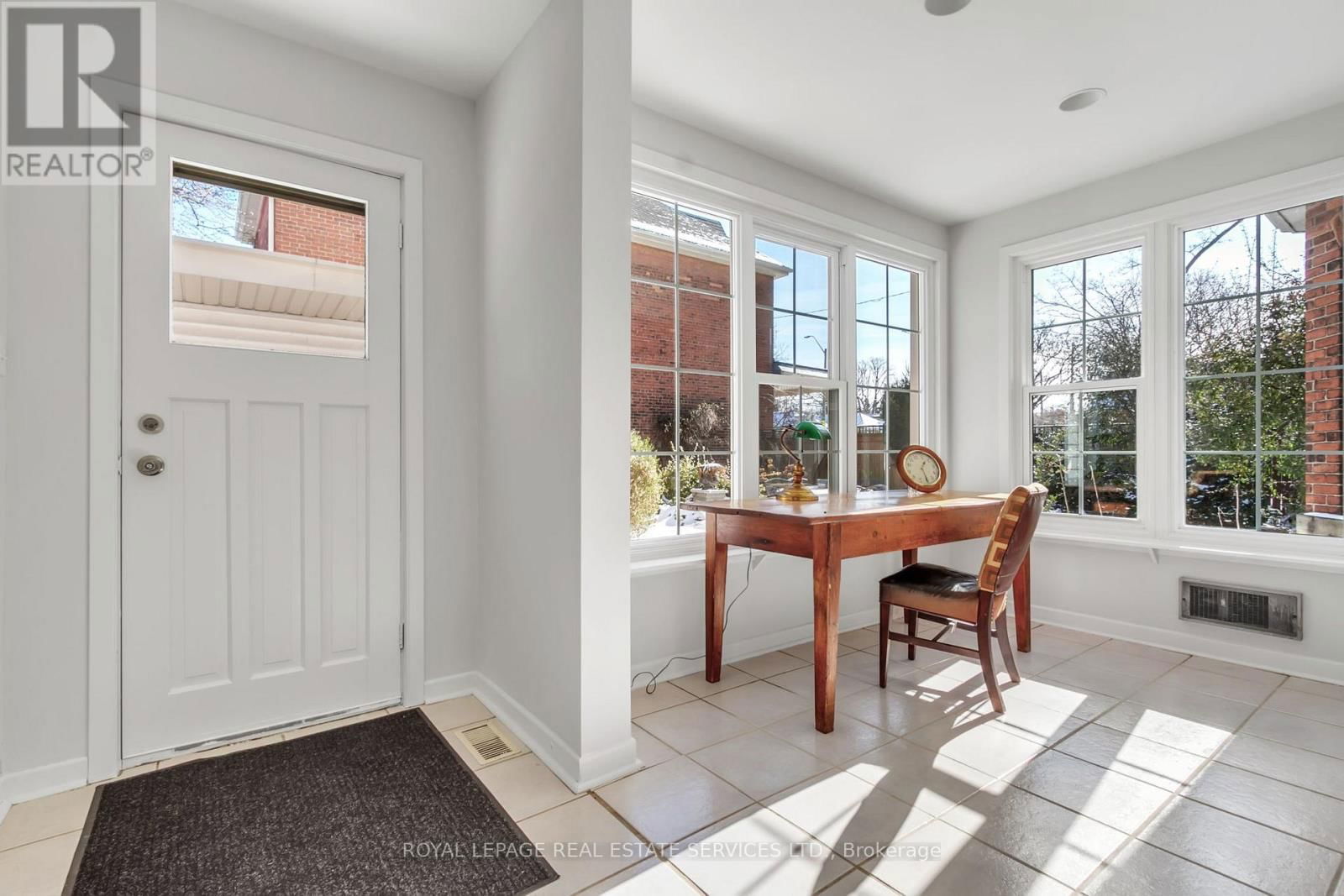 8 DUFF STREET Image 18