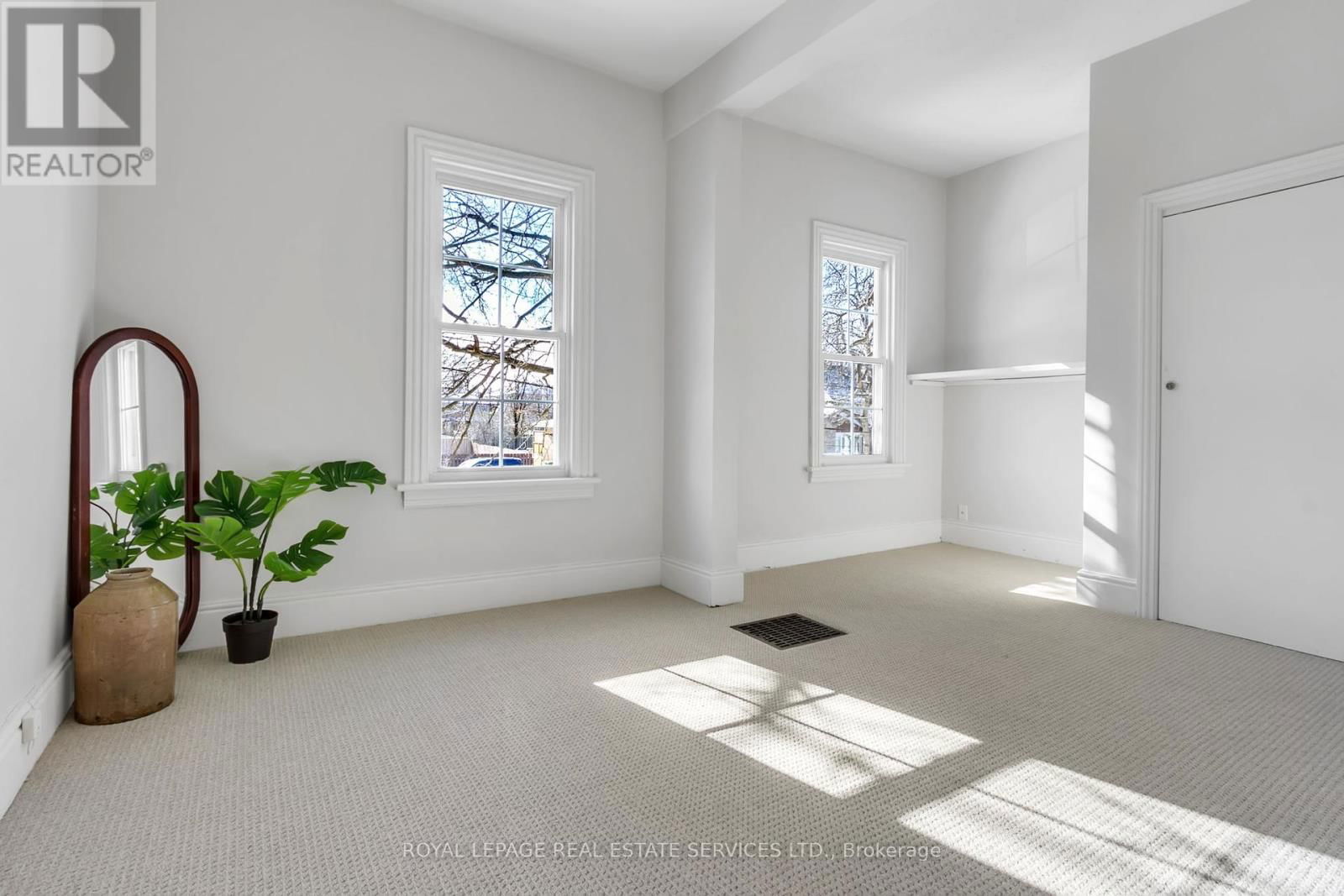 8 DUFF STREET Image 27