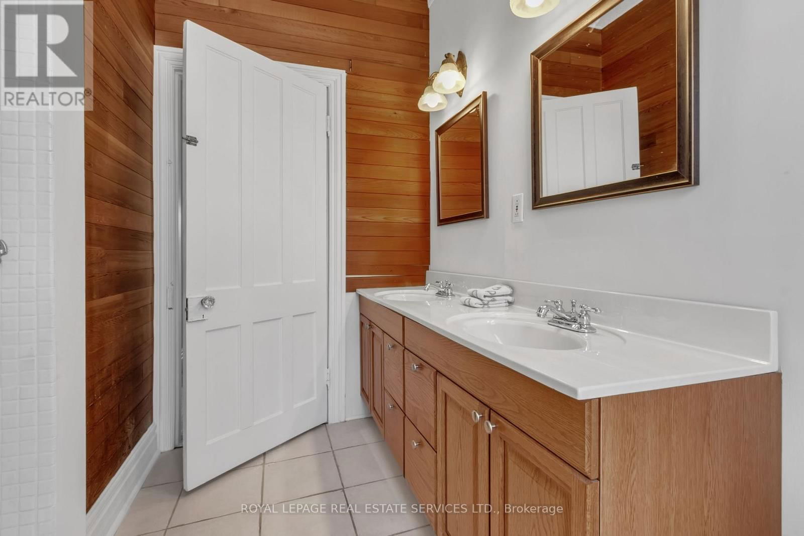 8 DUFF STREET Image 34