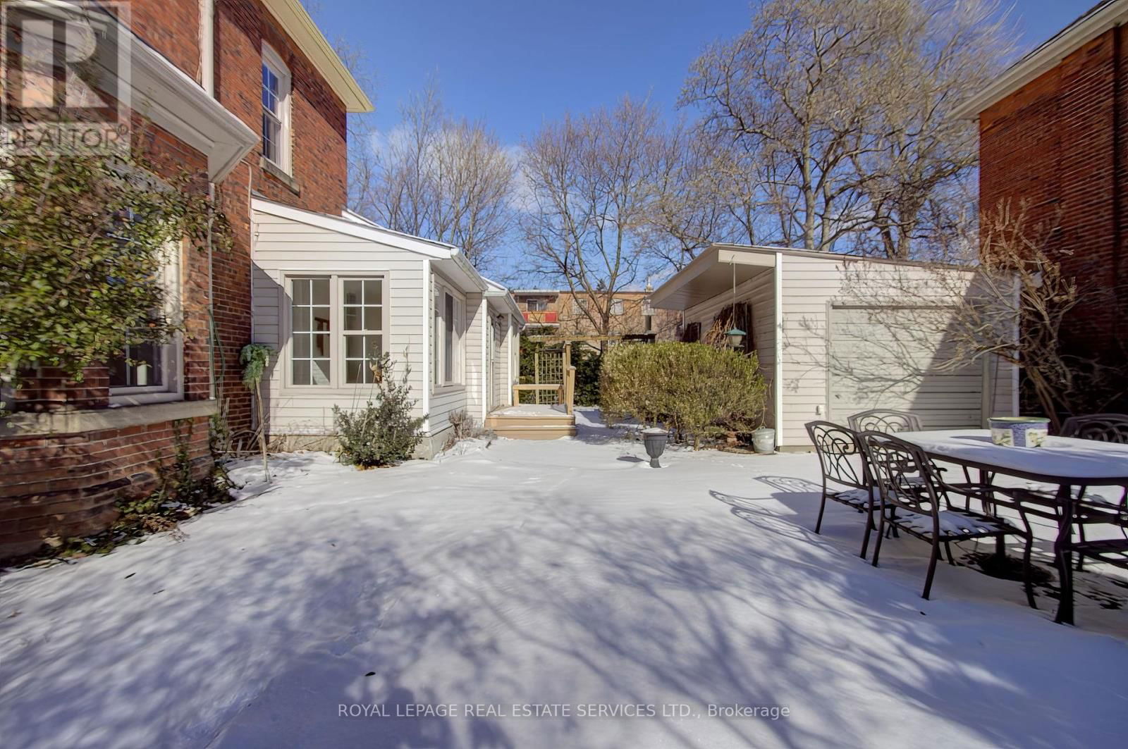 8 DUFF STREET Image 36