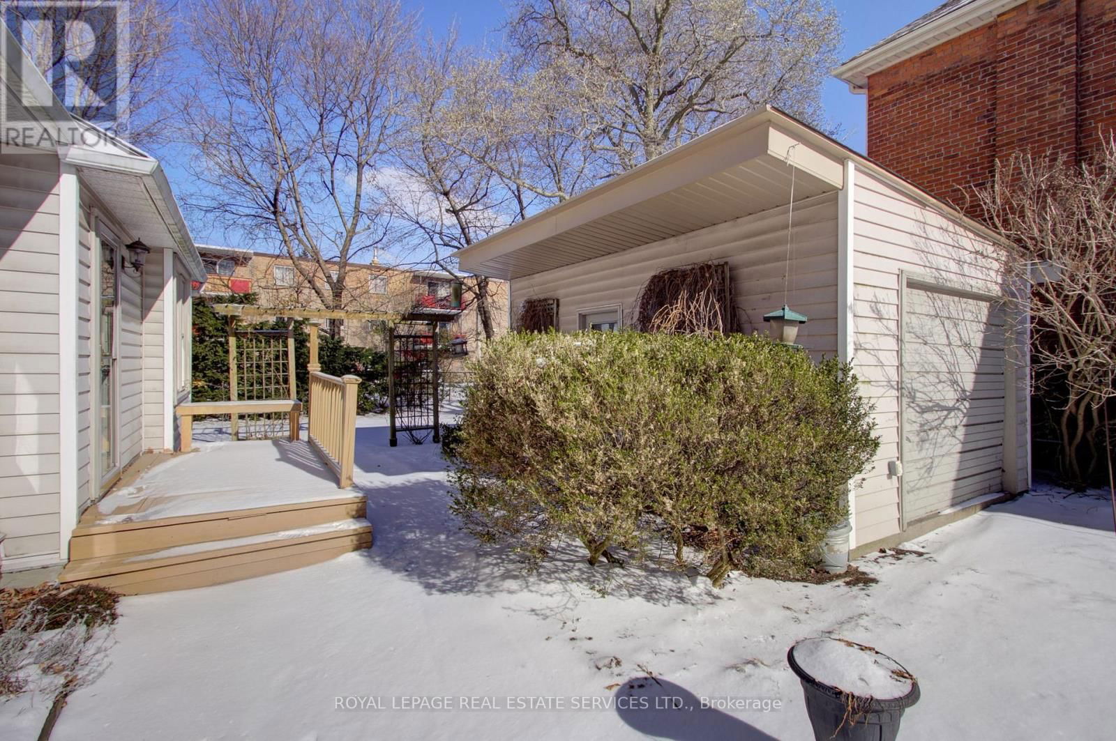 8 DUFF STREET Image 38