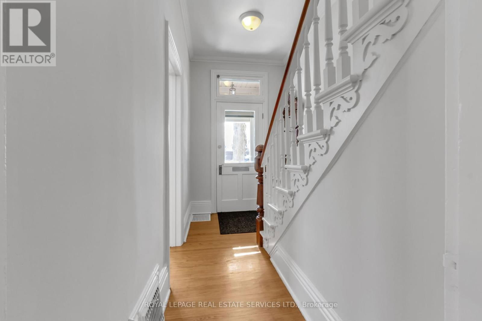 8 DUFF STREET Image 4