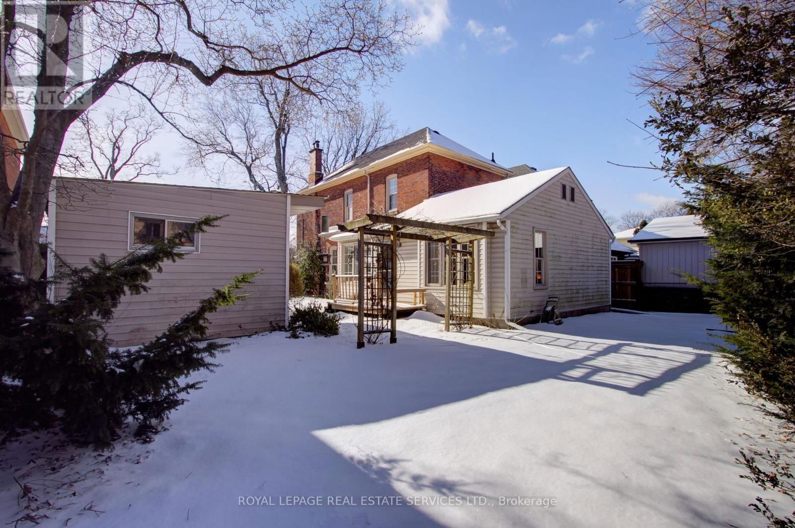 8 DUFF STREET Image 40