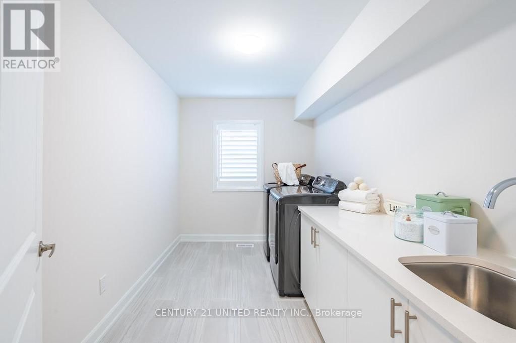 531 CLAYTON AVENUE Image 19