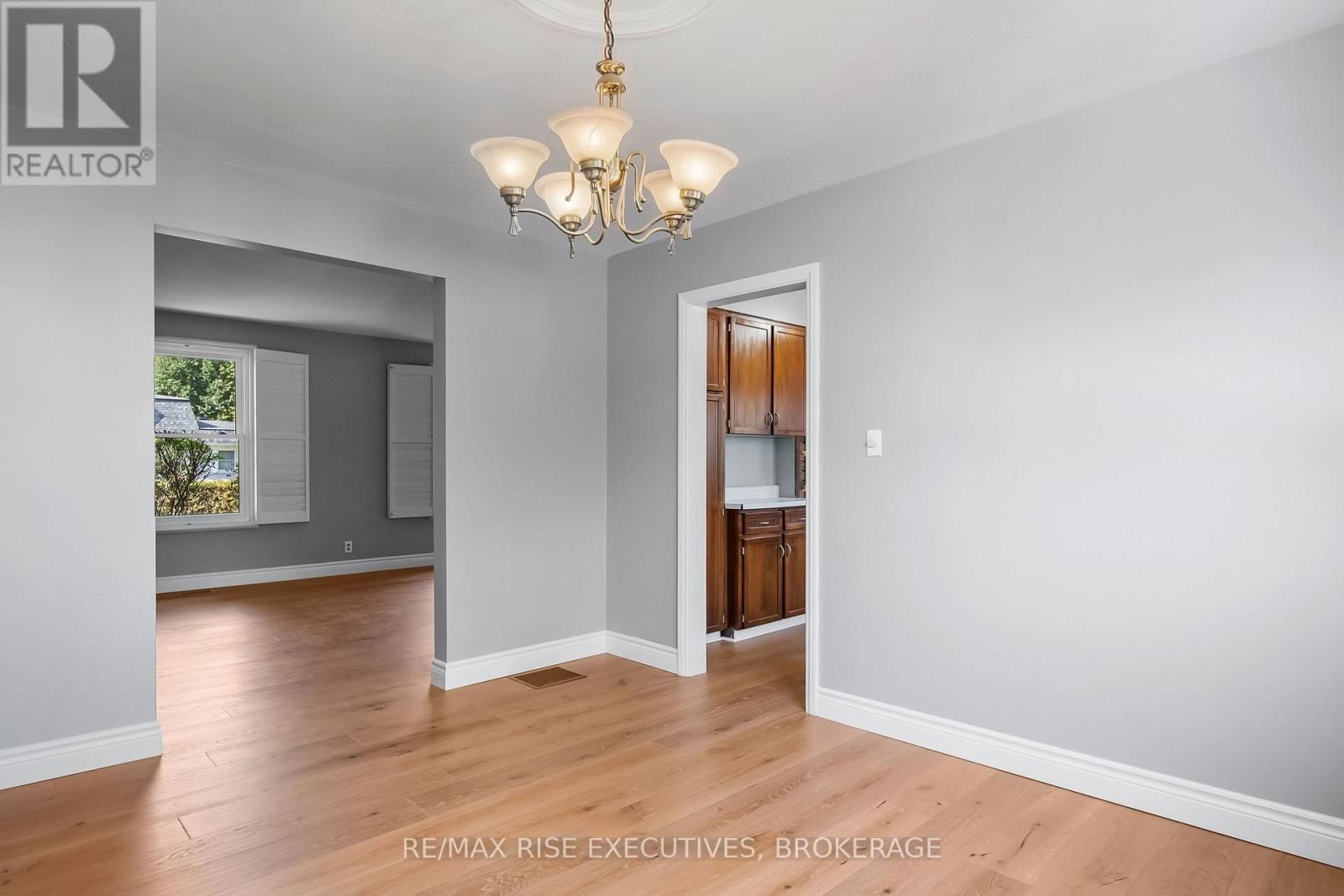 282 WELBORNE AVENUE Image 17
