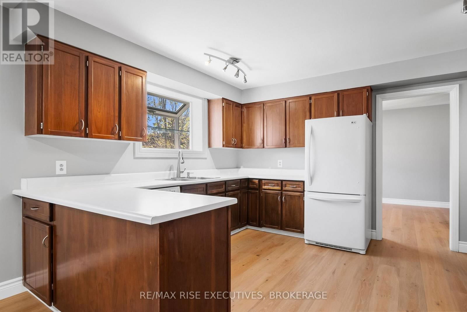 282 WELBORNE AVENUE Image 20