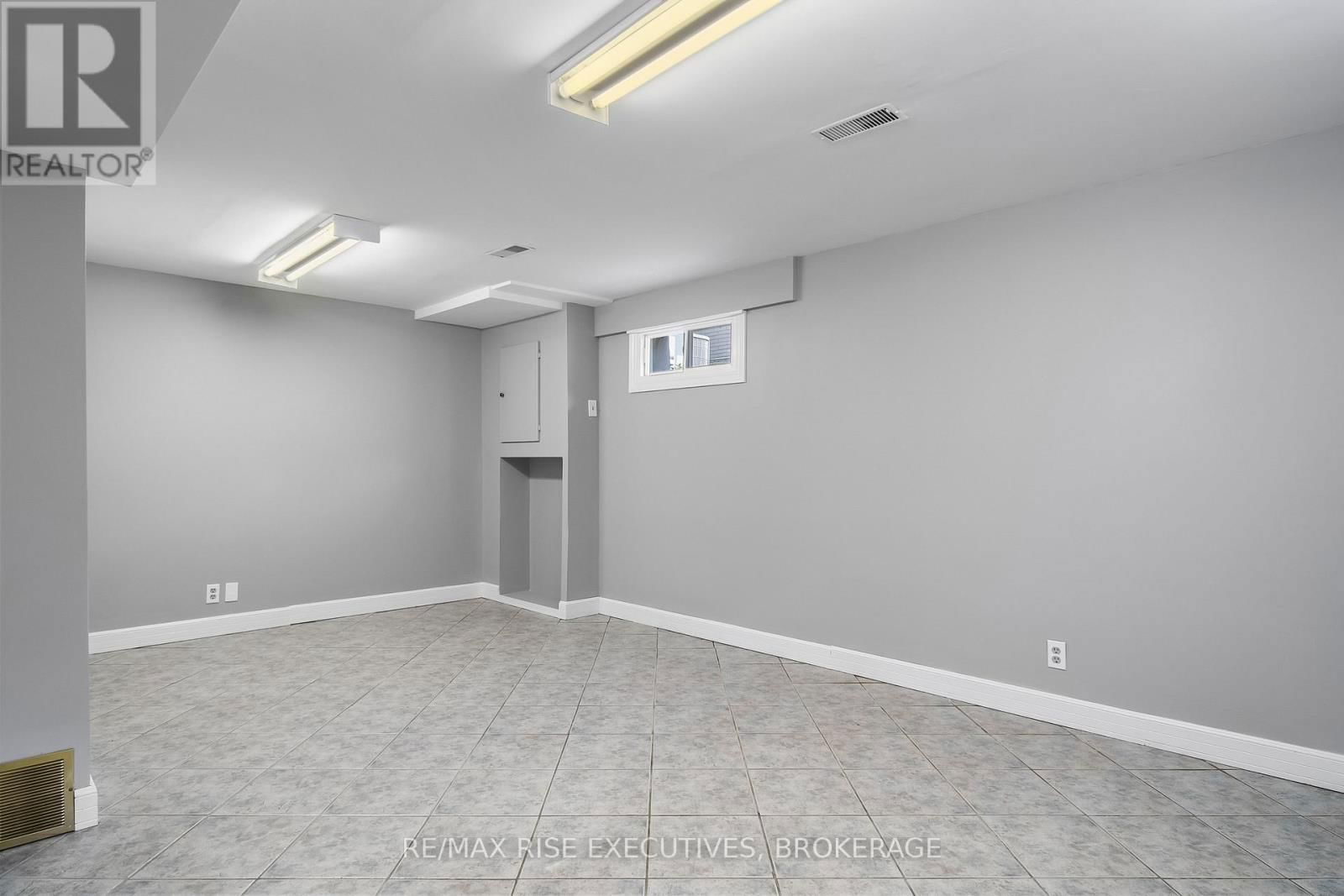 282 WELBORNE AVENUE Image 40