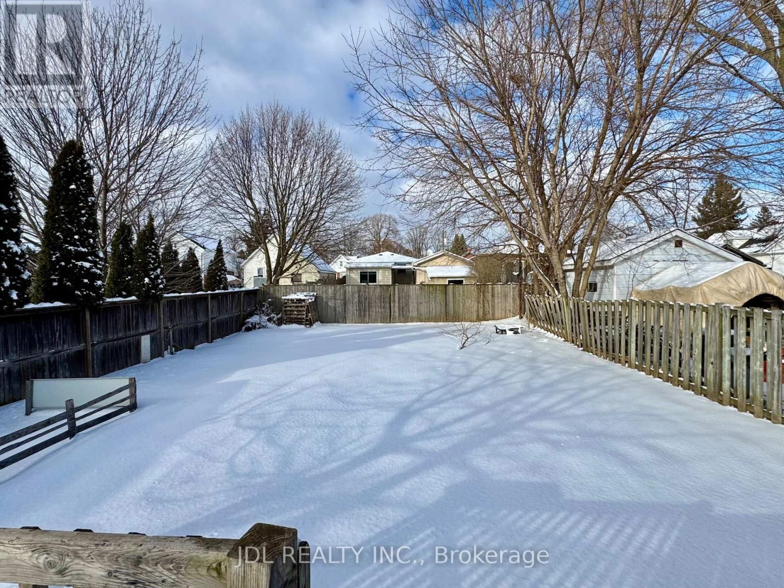 6269 ASH STREET Image 17