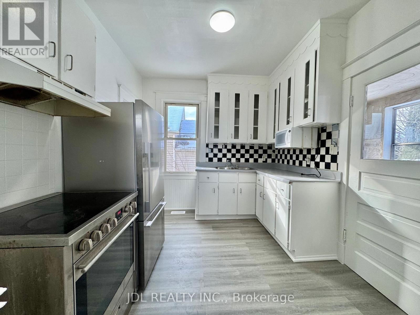 6269 ASH STREET Image 3