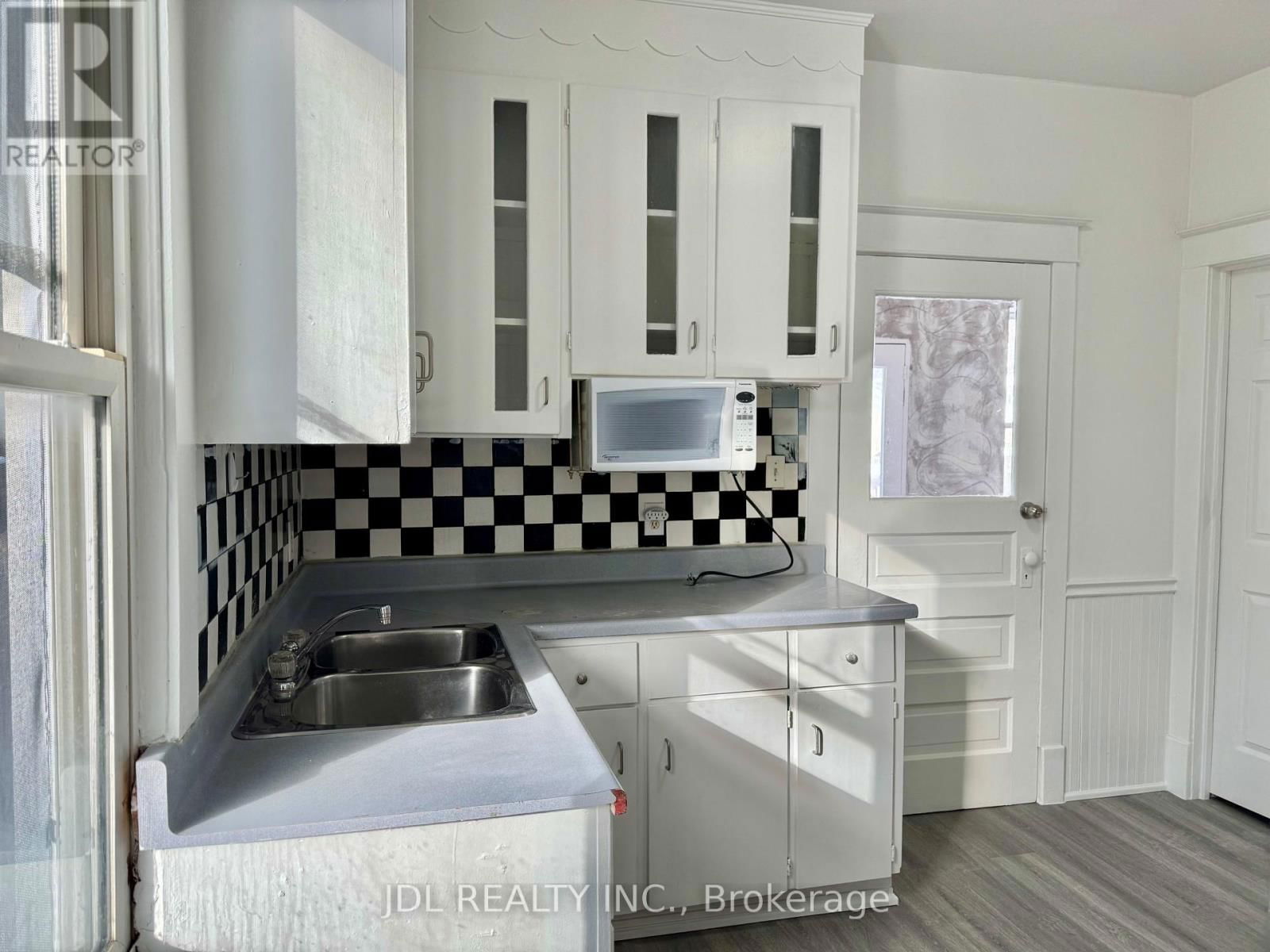 6269 ASH STREET Image 6
