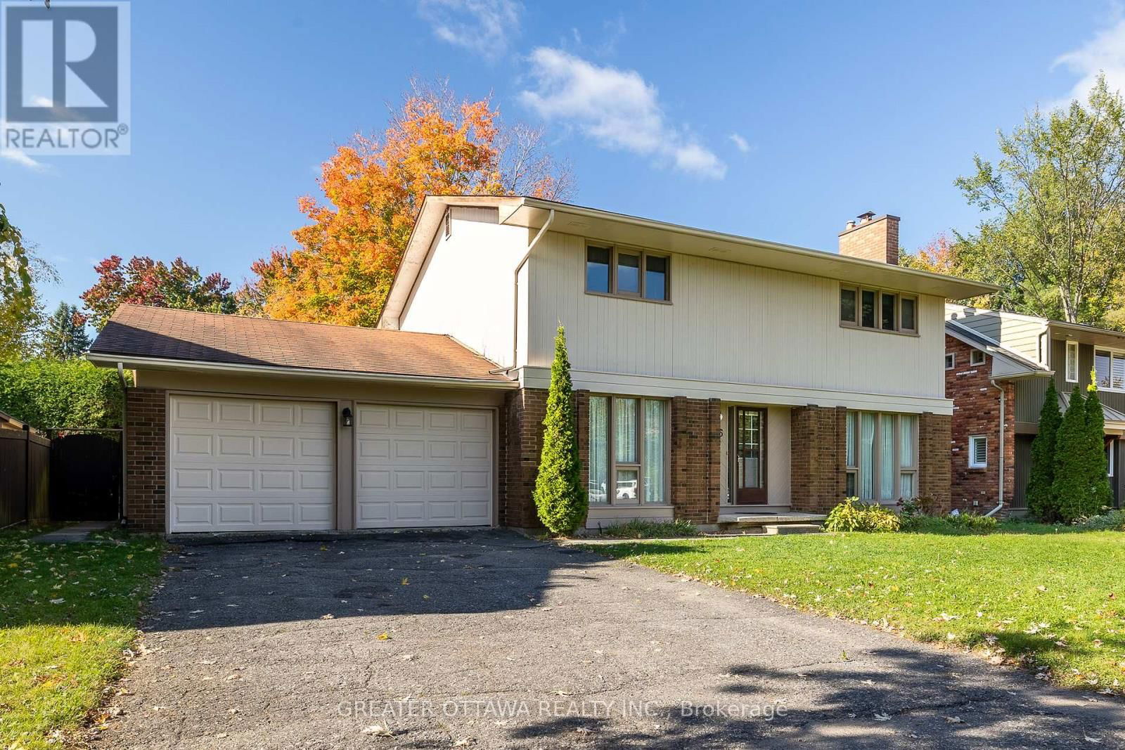 15 RUTHERFORD CRESCENT SOUTH Image 1