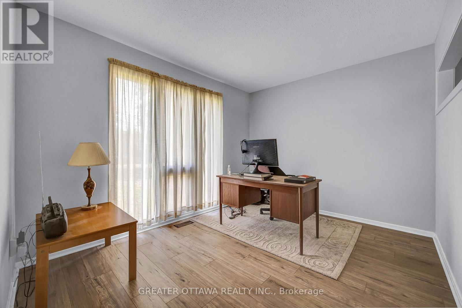 15 RUTHERFORD CRESCENT SOUTH Image 11