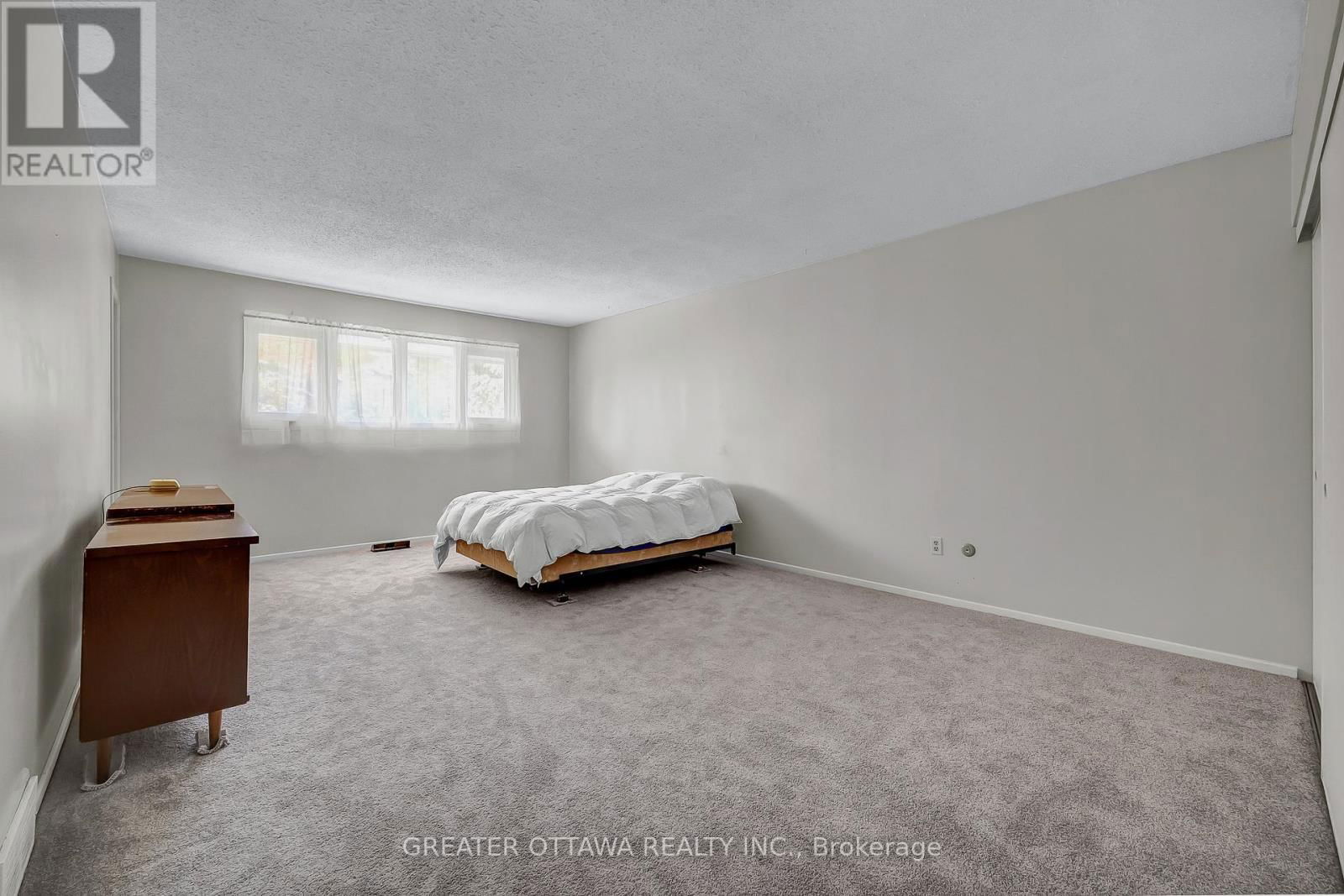 15 RUTHERFORD CRESCENT SOUTH Image 14