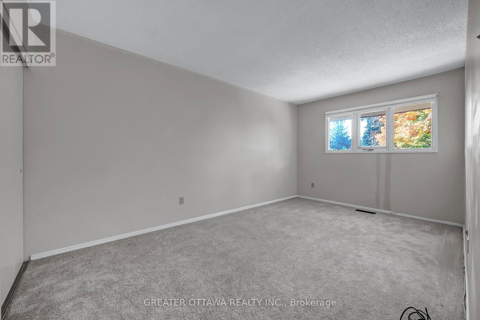 15 RUTHERFORD CRESCENT SOUTH Image 16