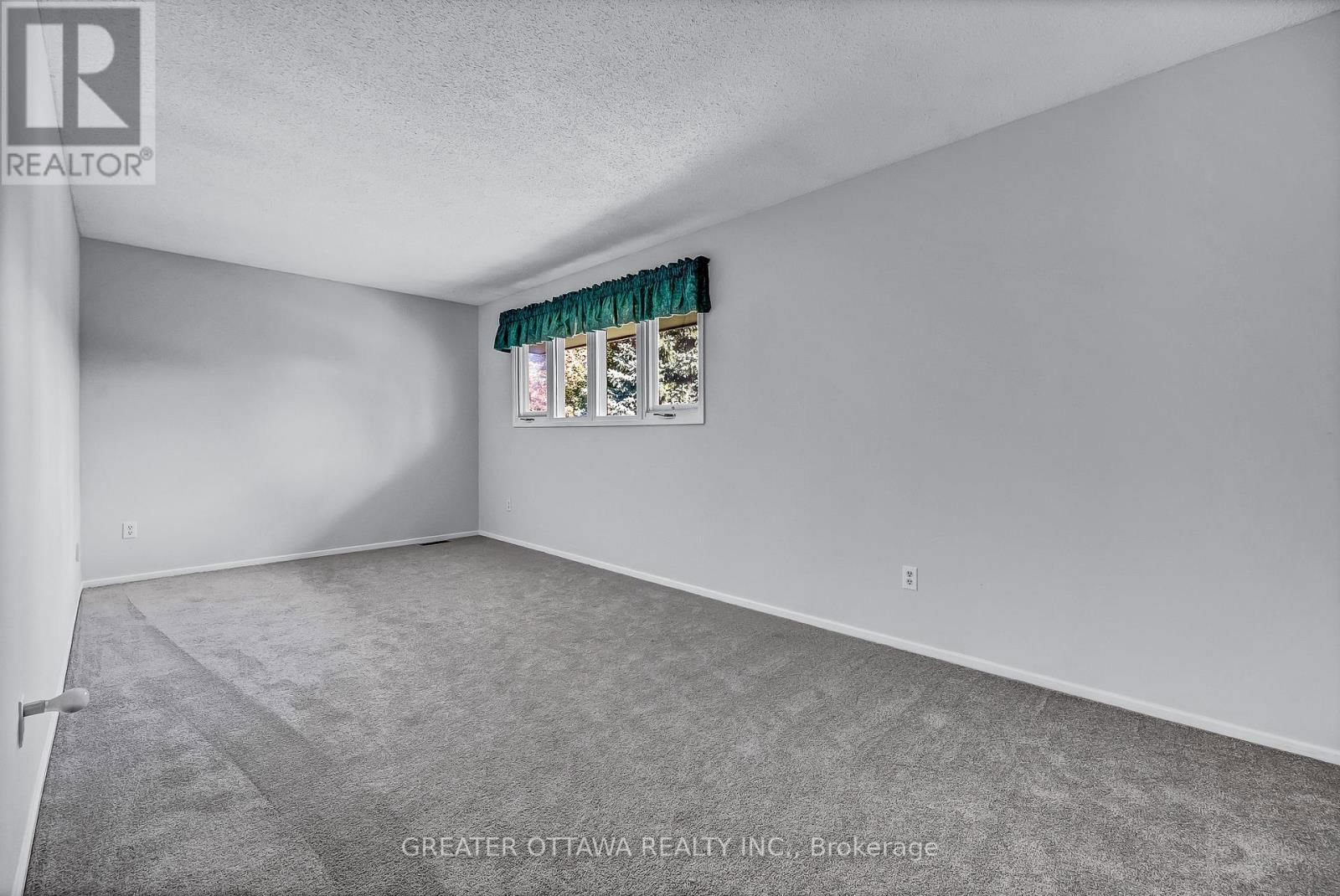 15 RUTHERFORD CRESCENT SOUTH Image 17