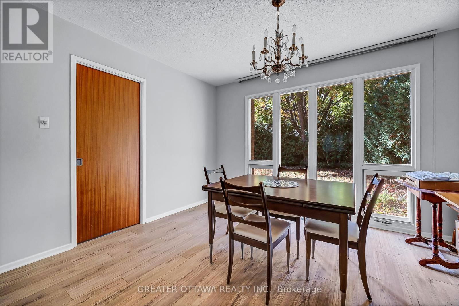 15 RUTHERFORD CRESCENT SOUTH Image 6