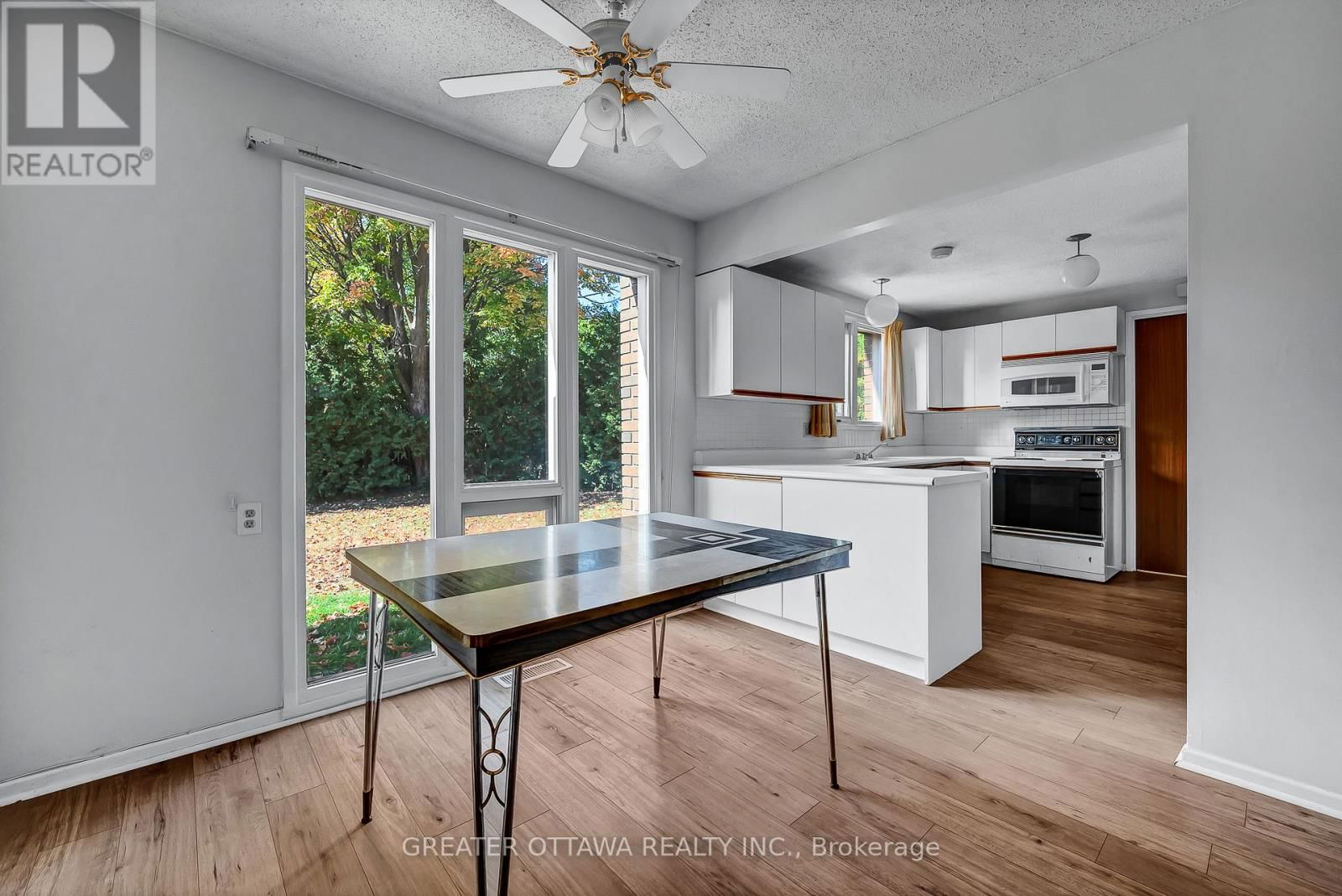 15 RUTHERFORD CRESCENT SOUTH Image 7