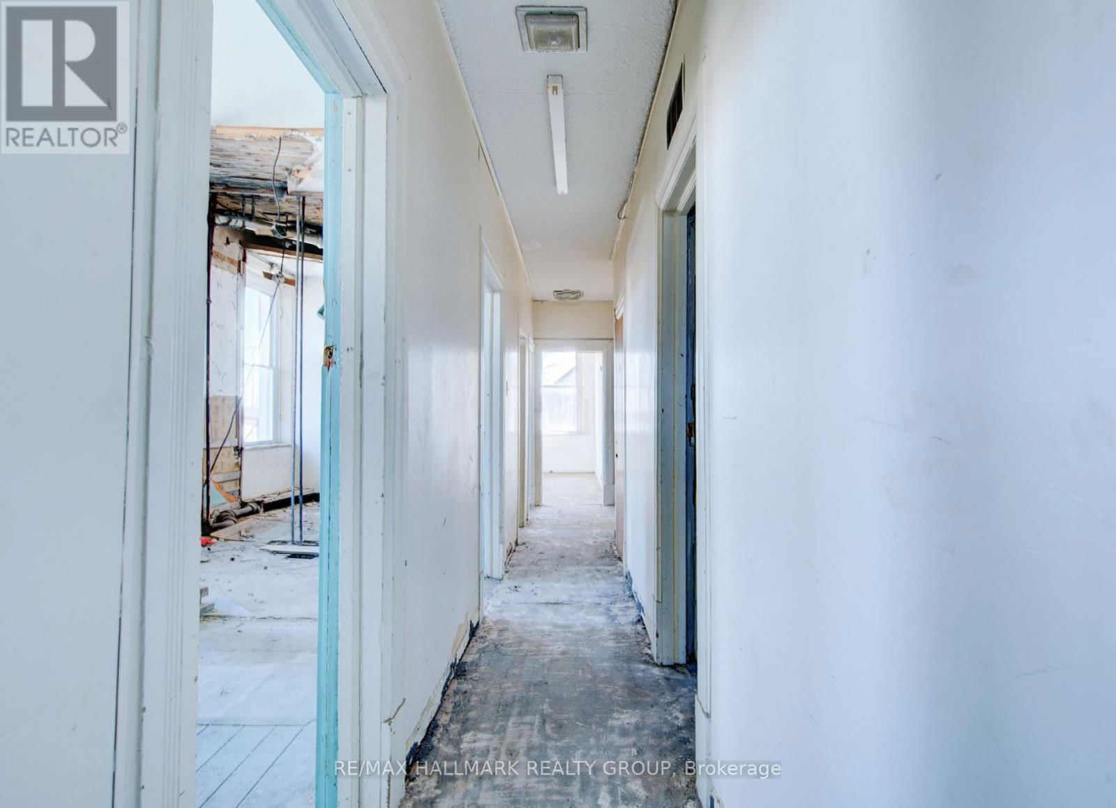 72 DANIEL STREET Image 18
