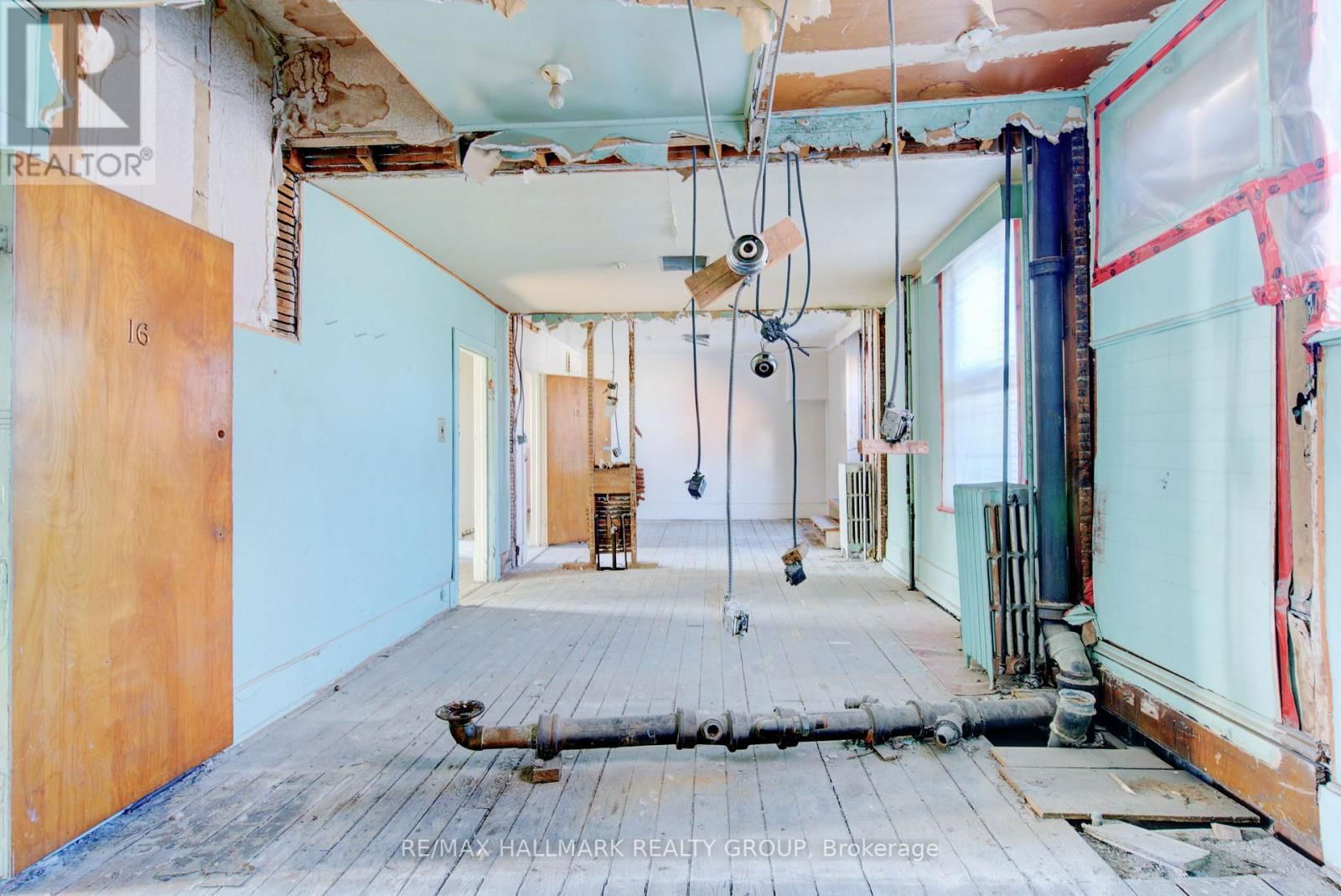 72 DANIEL STREET Image 24