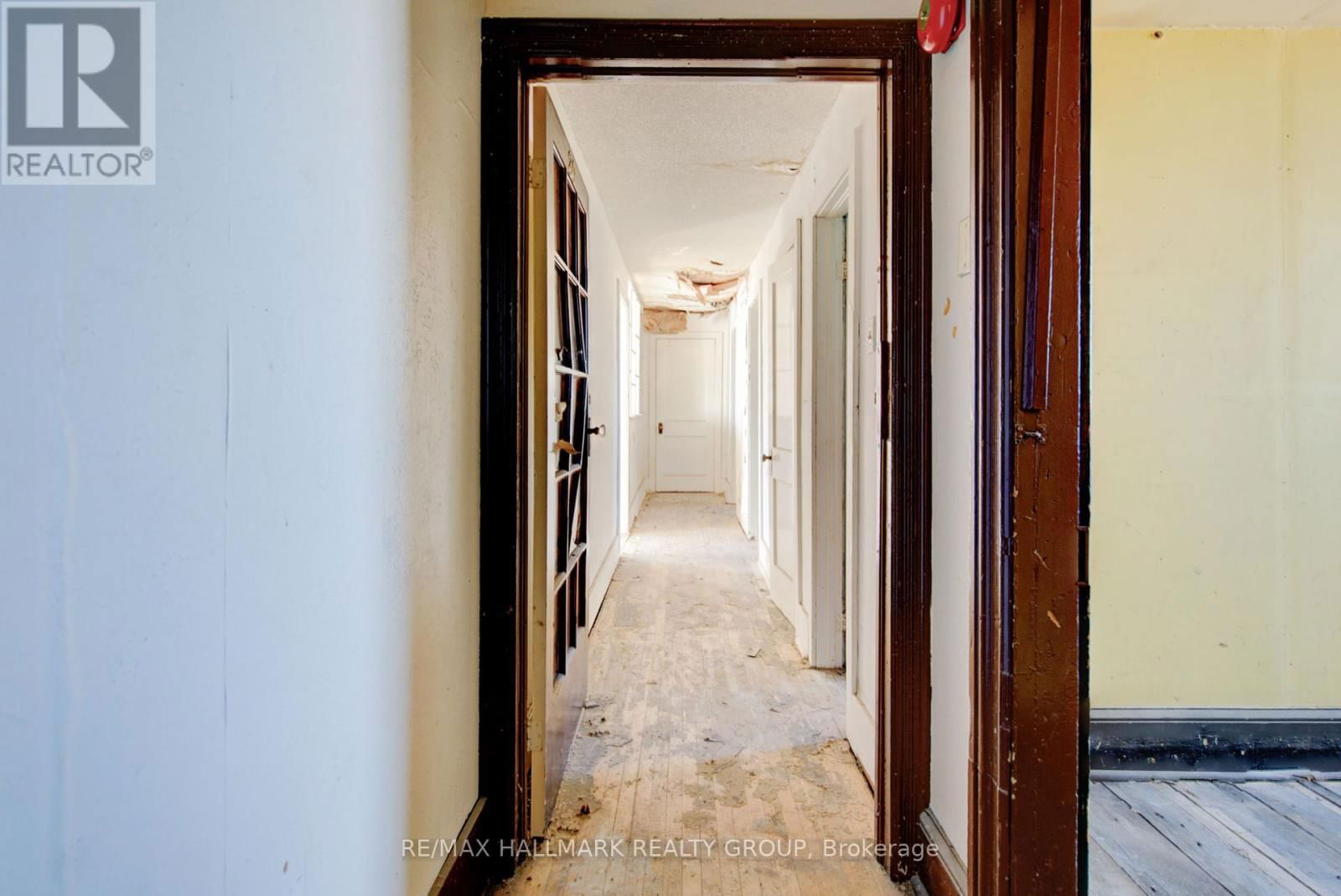 72 DANIEL STREET Image 37