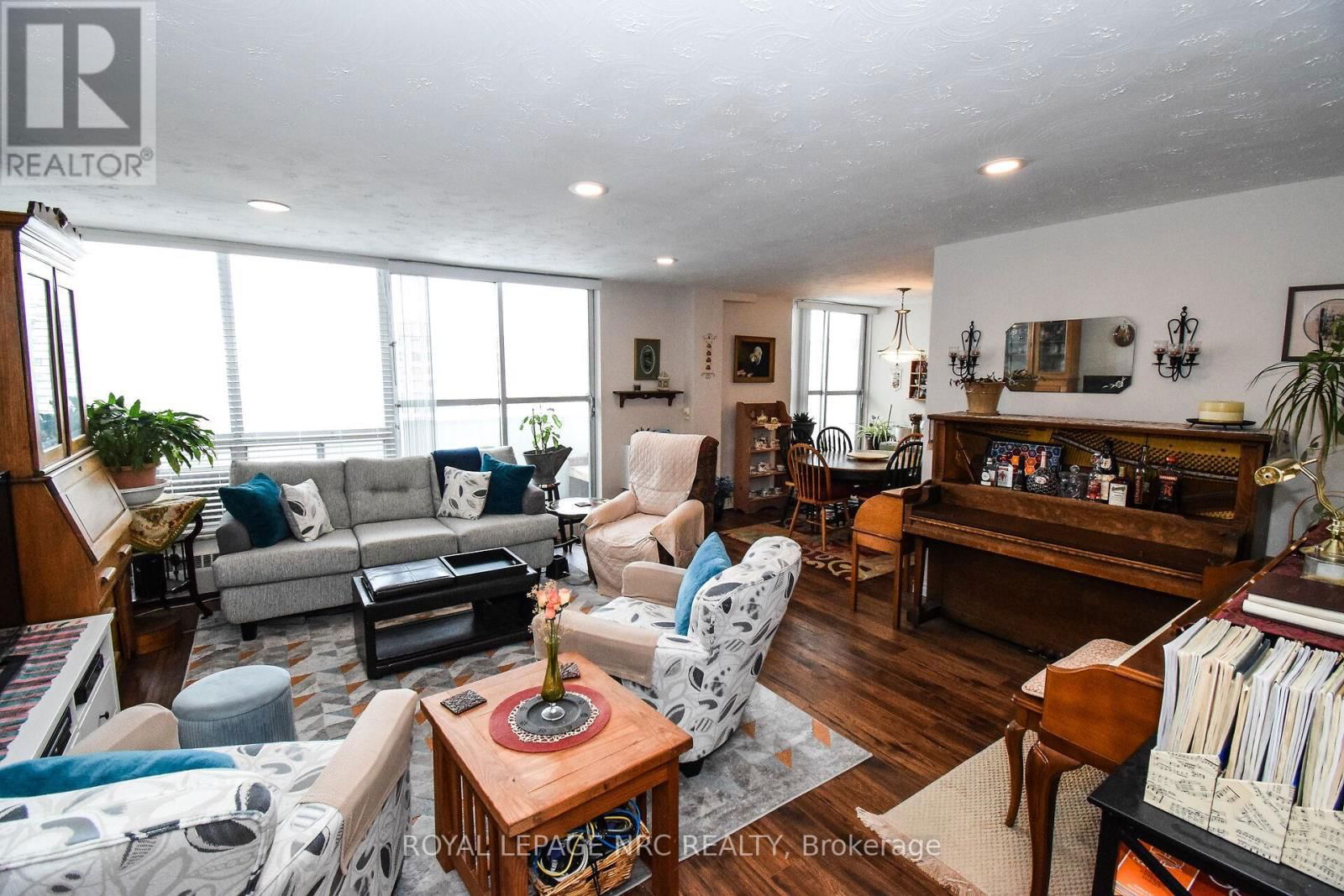1107 - 35 TOWERING HEIGHTS BOULEVARD Image 3