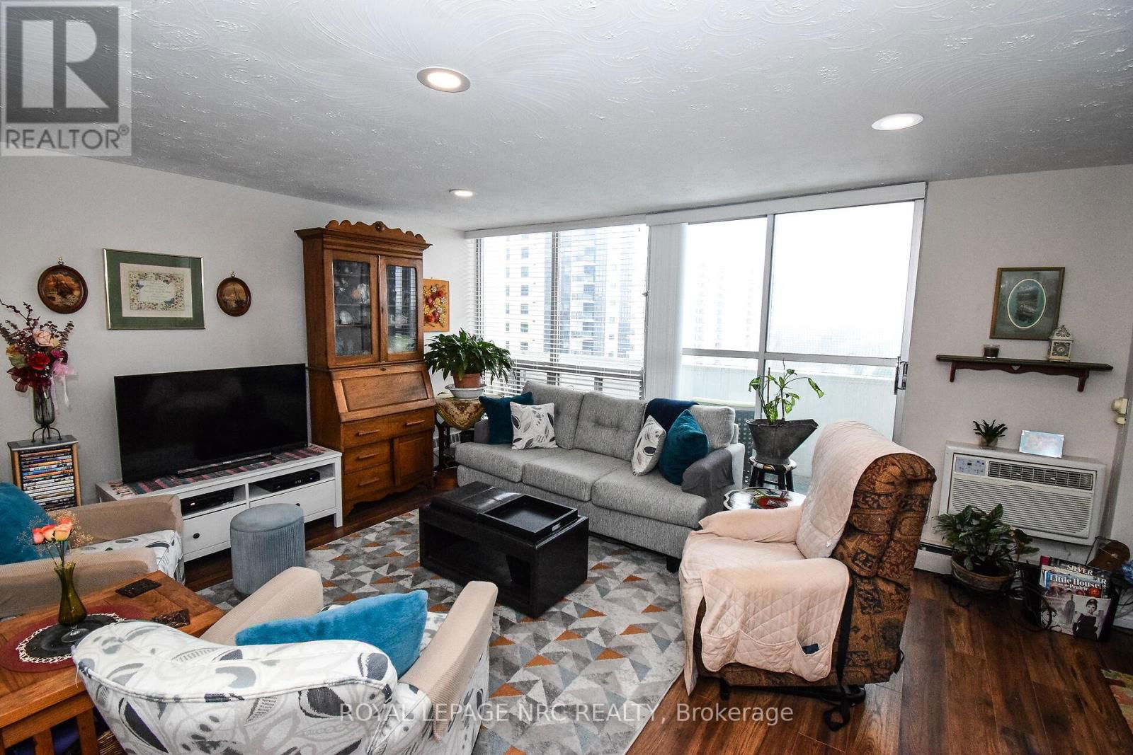 1107 - 35 TOWERING HEIGHTS BOULEVARD Image 5