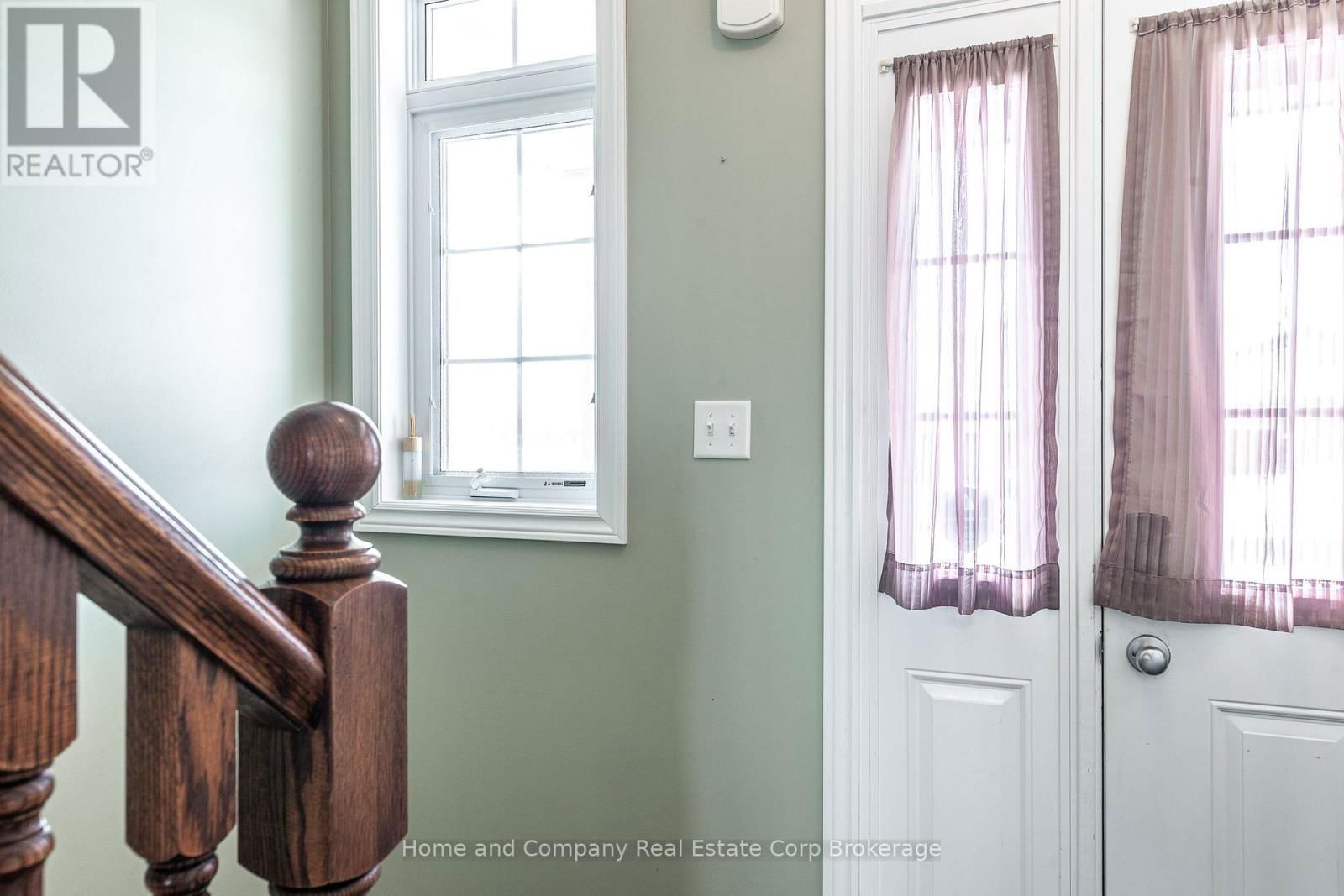 10 BROWN STREET Image 3