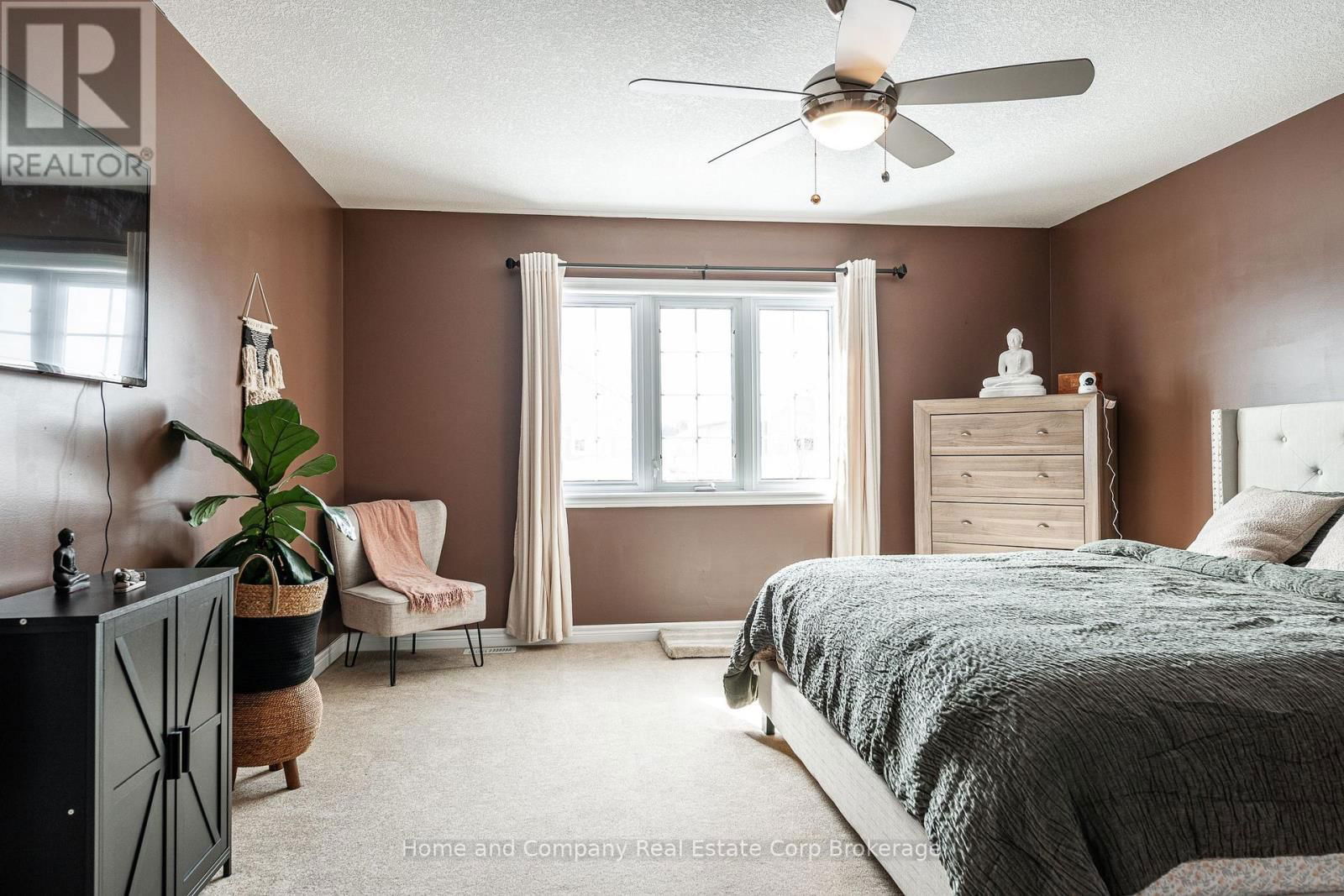 10 BROWN STREET Image 31