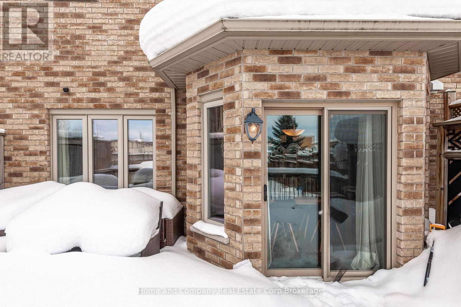 10 BROWN STREET Image 40