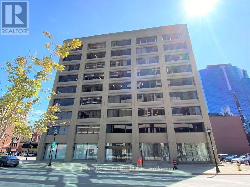910 - 495 RICHMOND STREET Image 1