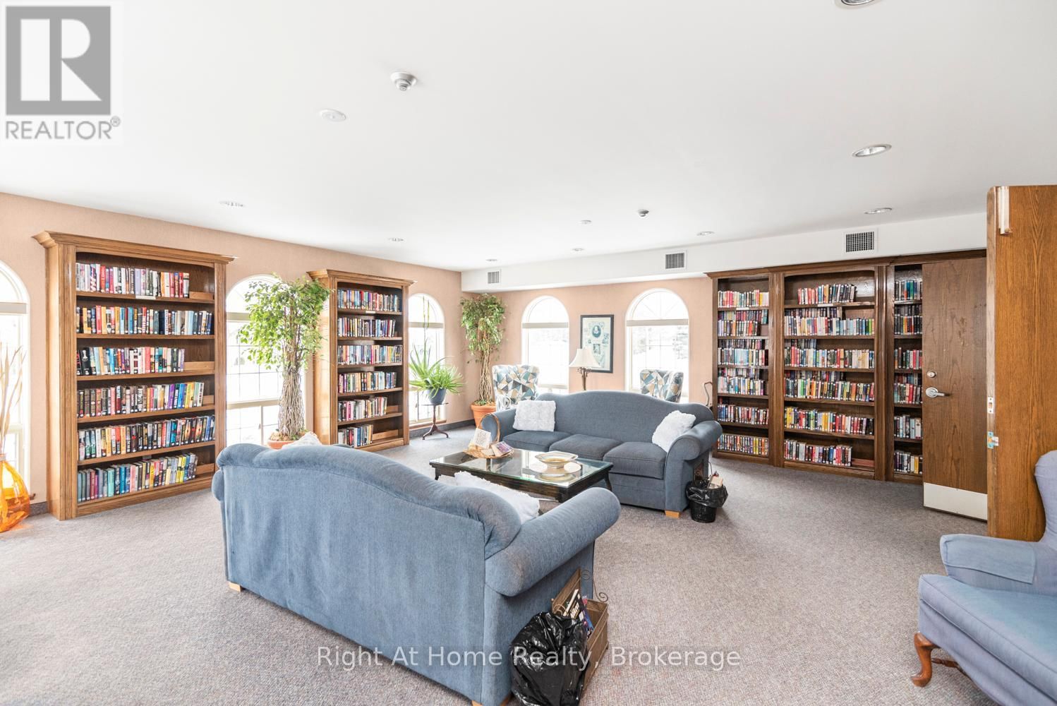 84 GREENTRAIL DRIVE WEST Image 9