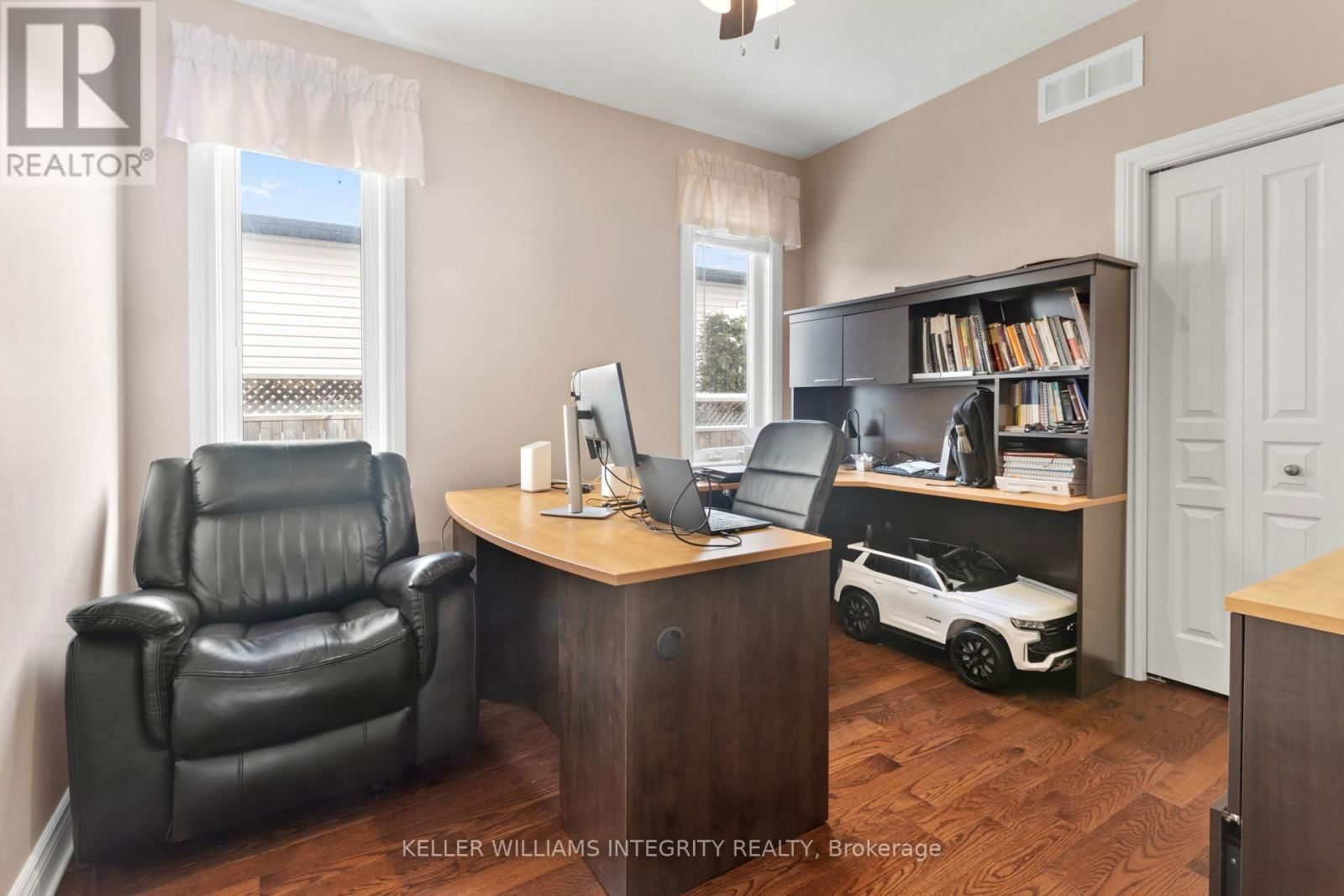 101 THIVIERGE COURT Image 19