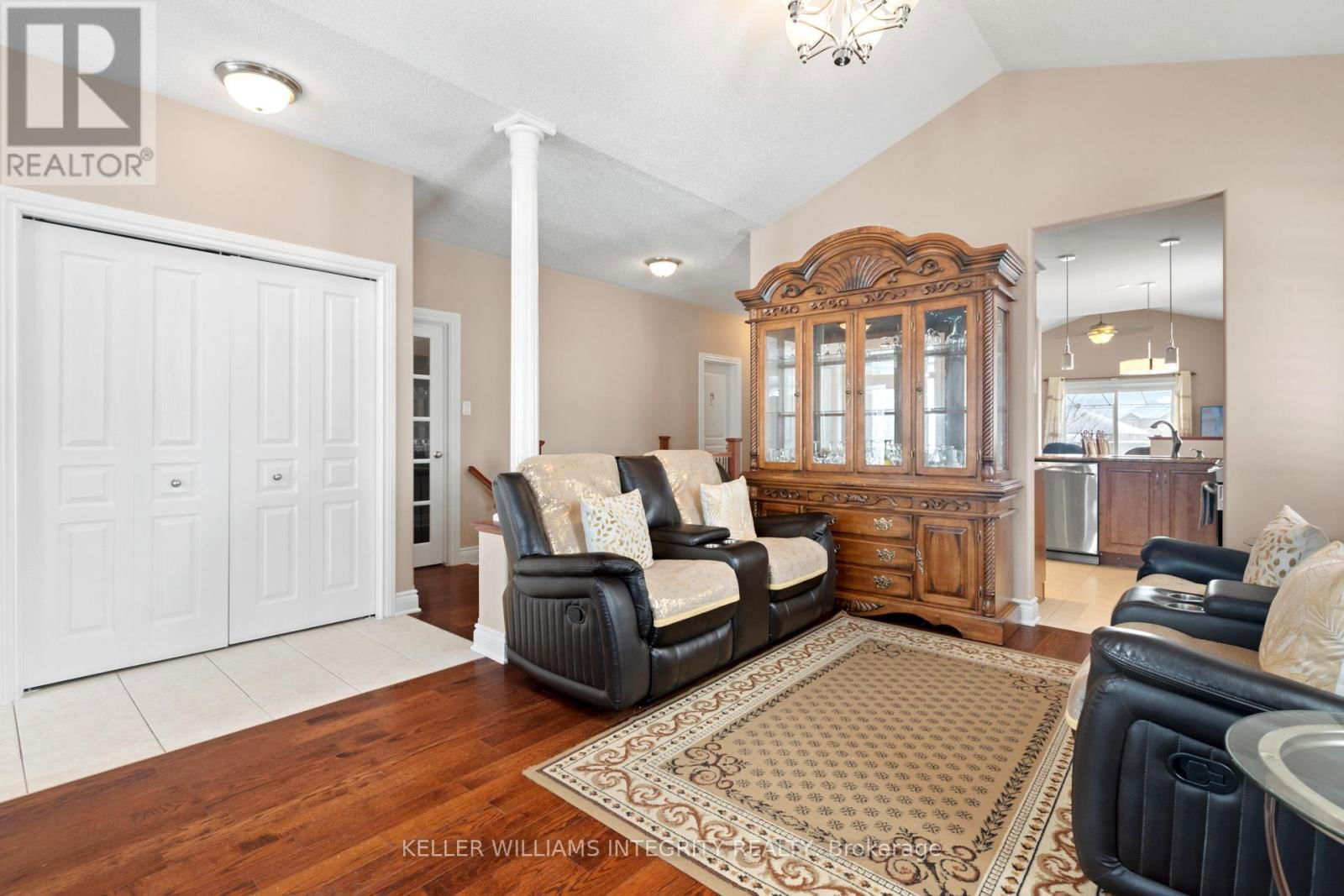 101 THIVIERGE COURT Image 20