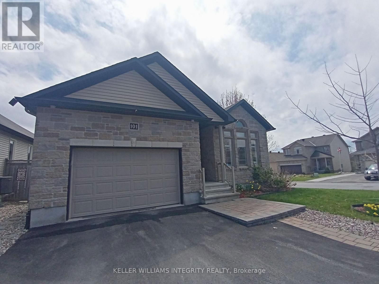 101 THIVIERGE COURT Image 34