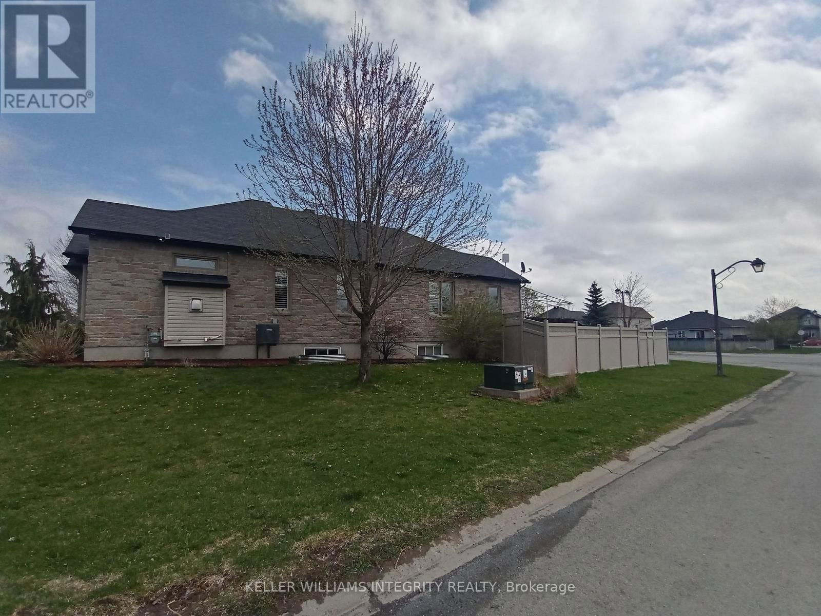 101 THIVIERGE COURT Image 35