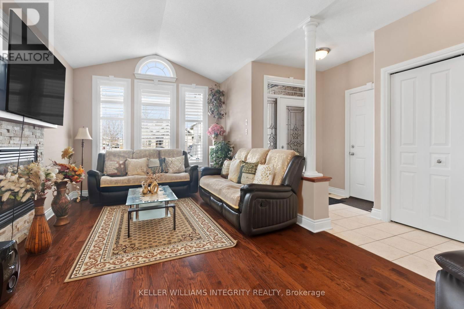101 THIVIERGE COURT Image 7