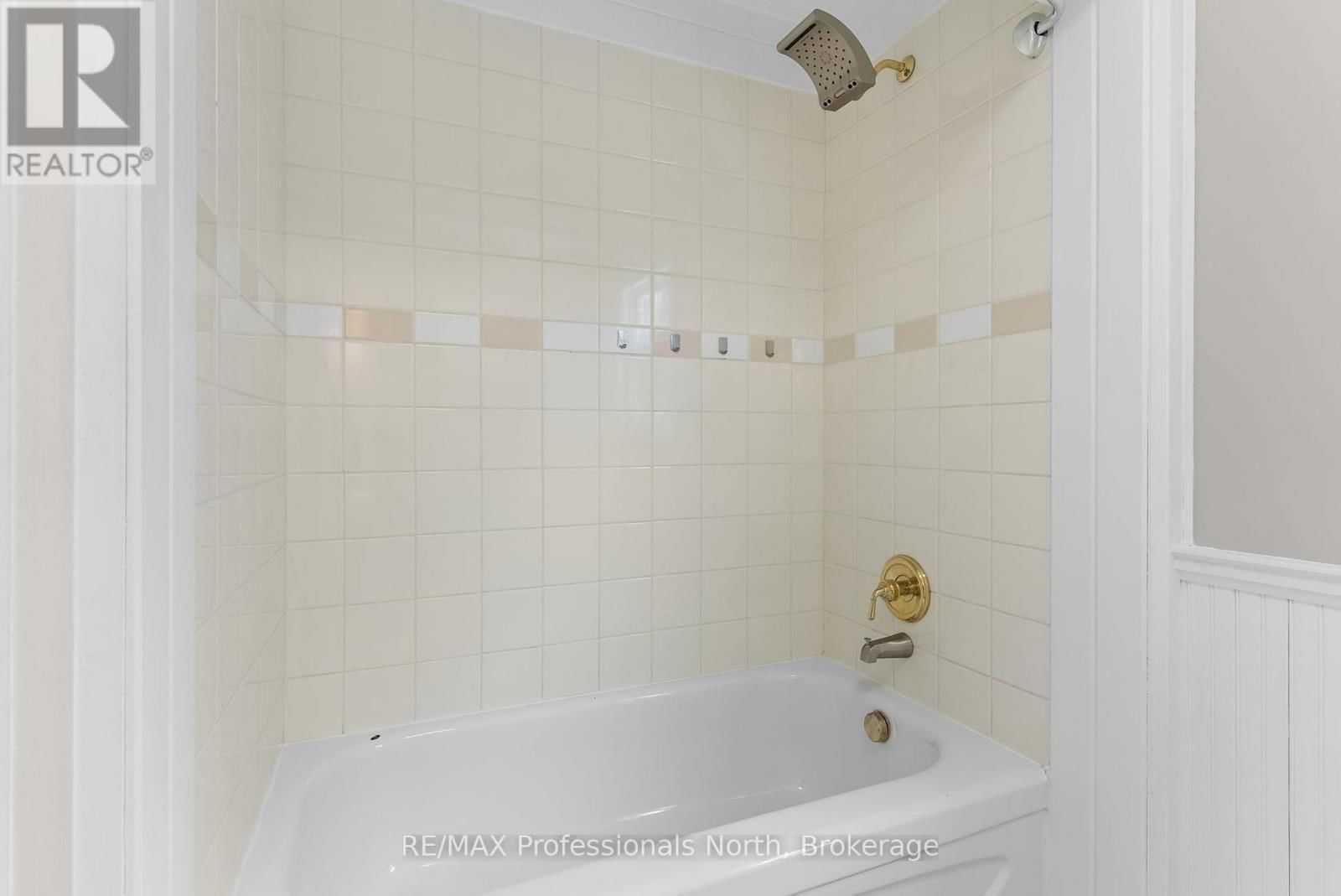 305 FALCON ROAD Image 18