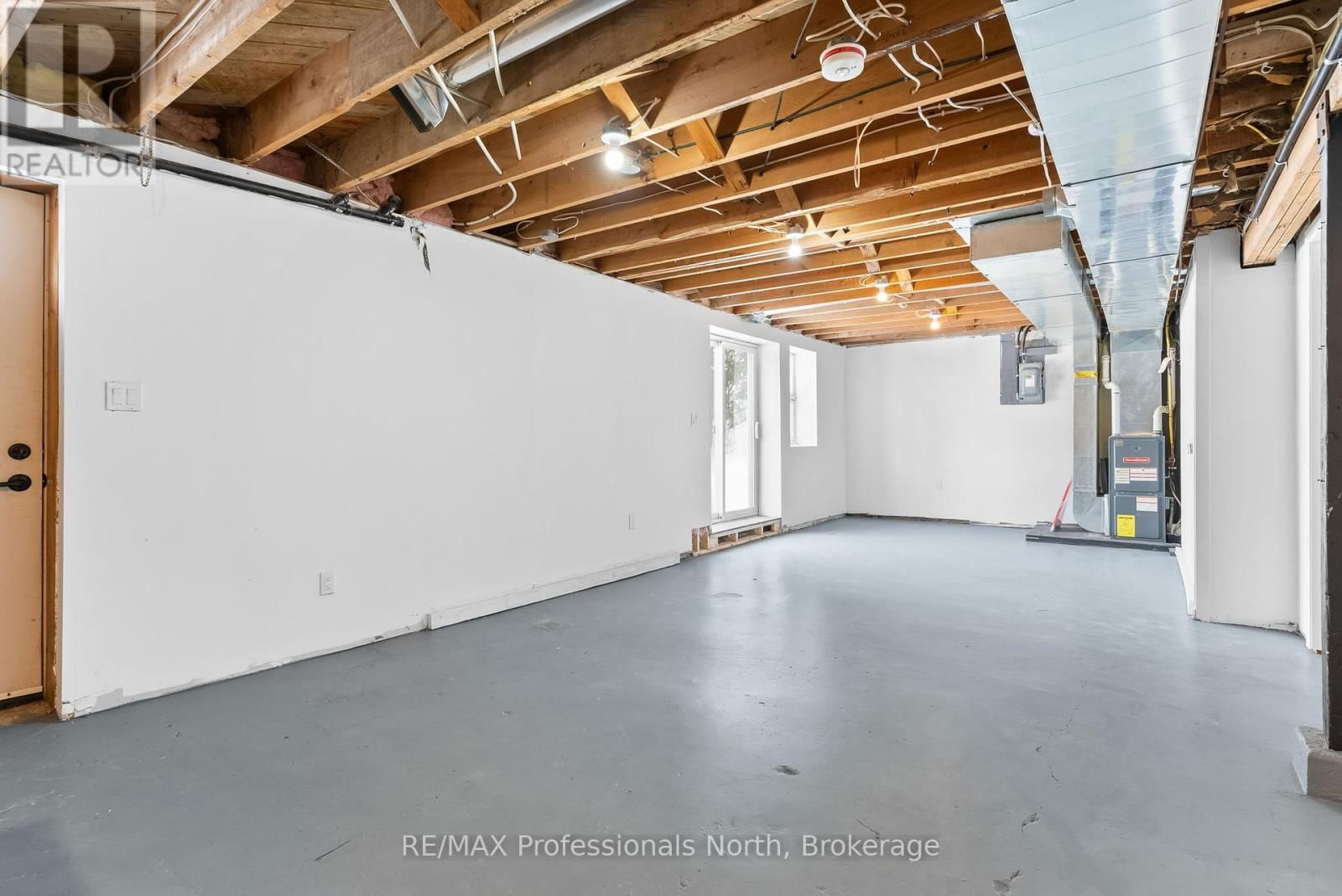 305 FALCON ROAD Image 19