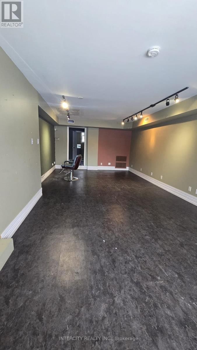 1 - 203 WELLINGTON STREET Image 7