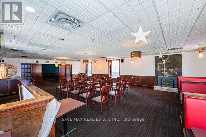 219 QUEENS AVENUE Image 22