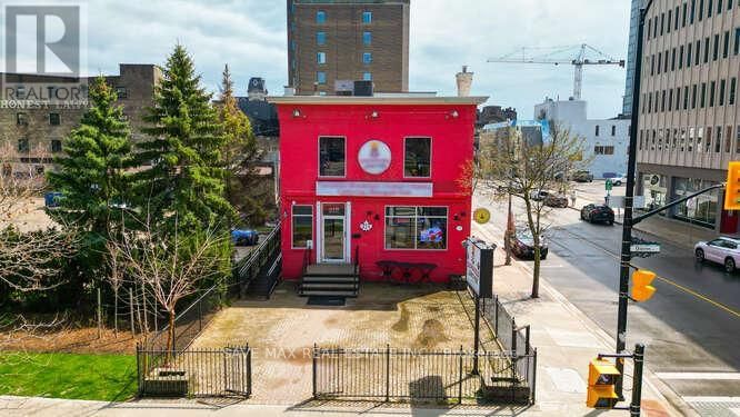 219 QUEENS AVENUE Image 3