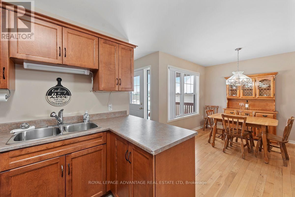 55 VAN HORNE AVENUE Image 10